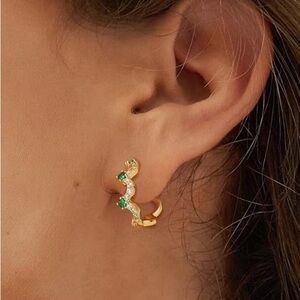 Beautiful 👑 CROWN shaped Gold and Green Hoop Earrings